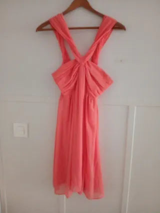 Vestido coral elegante de Poete