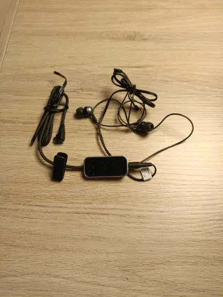 Auriculares Nokia con clip y control
