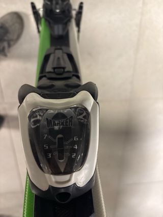 Esquís Volkl 120cm + Botas 19.5 + Casco