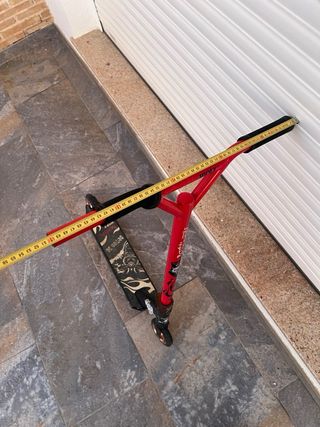 Patinete Scooter Rojo y Negro bestial wolf