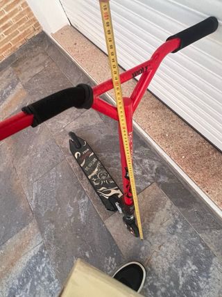 Patinete Scooter Rojo y Negro bestial wolf