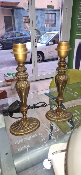 Conjunto de 2 lámparas de mesa doradas