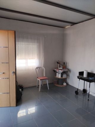 FINCA RÚSTICA CON CASETA CERCA DE PUEBLO