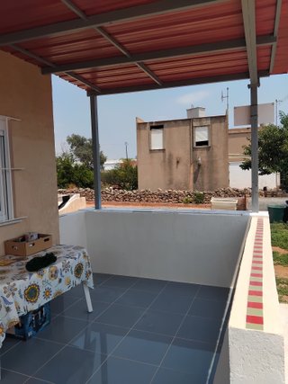 FINCA RÚSTICA CON CASETA CERCA DE PUEBLO