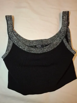 Top brillante Bershka negro y plateado