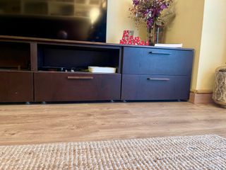 Mueble de TV de alta calidad , macizo.