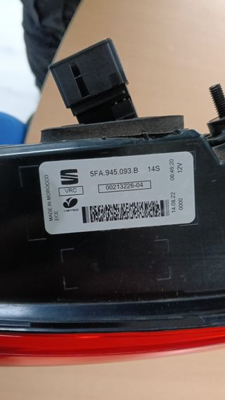 Luz Trasera Portón Seat León 2023