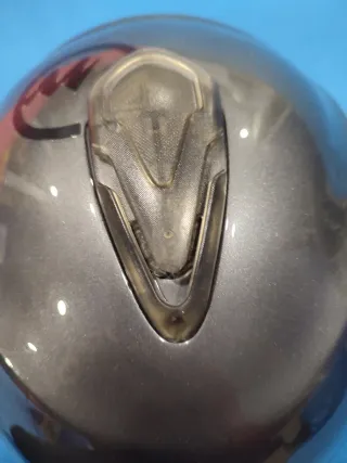 Casco de esquí gris