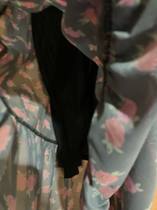 Vestido negro floral semitransparente