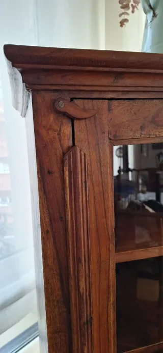 Vitrina de madera