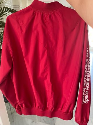 Chaqueta corta vientos