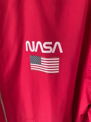 Chaqueta corta vientos