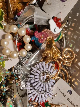 Lote 100 piezas bisutería variada