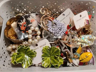 Lote 100 piezas bisutería variada