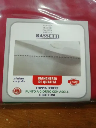Coppia Federe Bassetti Punto a Giorno Rosse