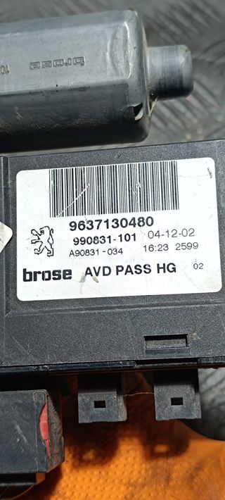 Elevalunas Delantero Derecho Peugeot 307 BEAK 2005