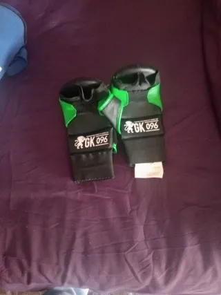 Guantes Leone MMA Negros y Verdes