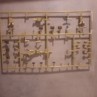 Tamiya 1/35 British 25 Field Gun Kit + british inf