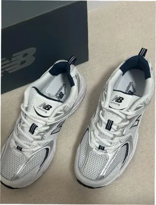 New Balance 530 Talla 42 Blanco Plata Marino