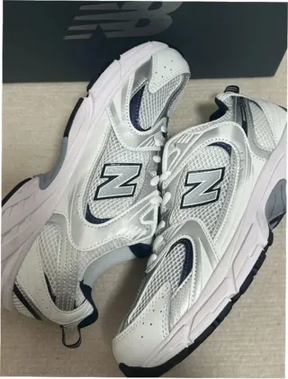 New Balance 530 Talla 42 Blanco Plata Marino
