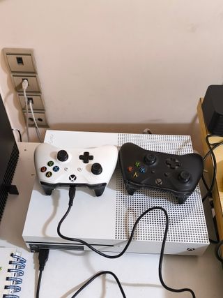 Xbox One S Blanca 1TByte Poco Uso. Está nueva.