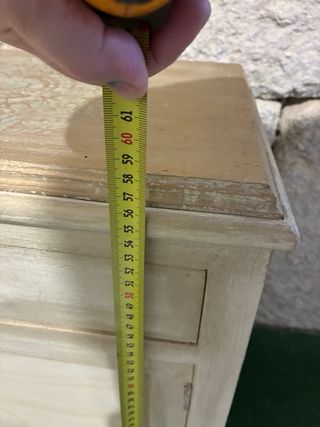 Mesilla antigua restaurada beige y dorado