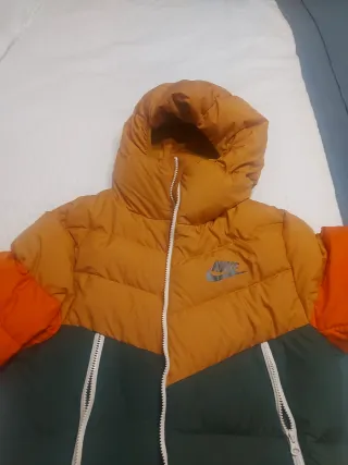 Chamarra de chico , tiene choto