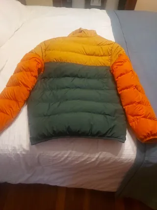 Chamarra de chico , tiene choto