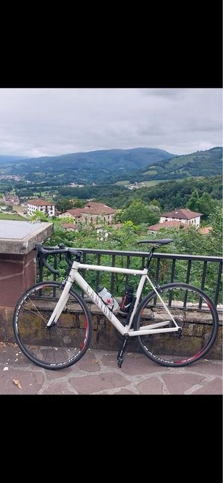 Bicicleta de carretera Canyon