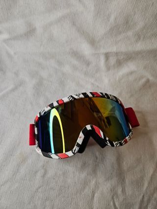 Gafas de esquí con diseño llamativo