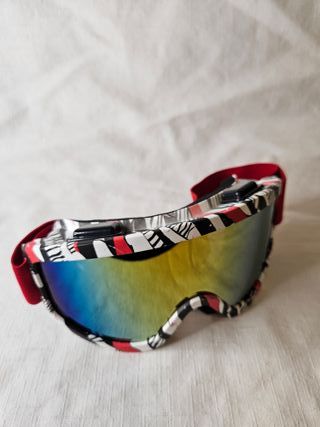 Gafas de esquí con diseño llamativo