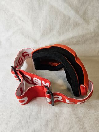 Gafas de esquí naranjas con lente espejo