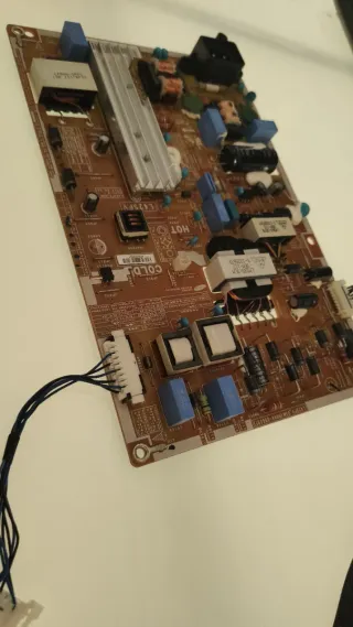 Despiece TV LED Samsung UE42F5000 (Pantalla rota)