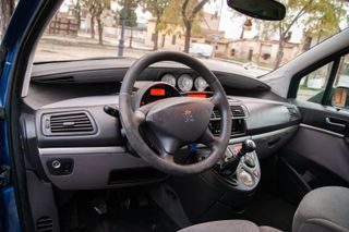 Peugeot 807 ST Pack 2.0 HDI 136