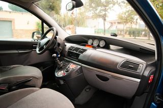 Peugeot 807 ST Pack 2.0 HDI 136