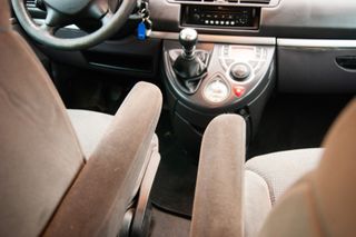 Peugeot 807 ST Pack 2.0 HDI 136