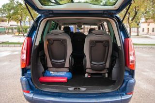 Peugeot 807 ST Pack 2.0 HDI 136