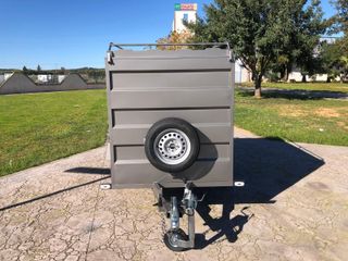 Remolque Caja Cerrada Gris
