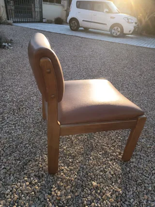 Sillón vintage madera y cuero sintético