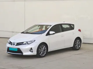 🔵🟢¡Sólo 23.000 km! Toyota Auris Hybrid