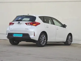 🔵🟢¡Sólo 23.000 km! Toyota Auris Hybrid
