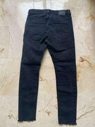 Pantalón vaquero negro Talla 38