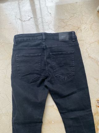 Pantalón vaquero negro Talla 38