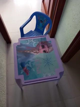 Mesa y Silla Infantil Frozen y Stitch