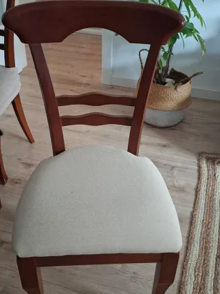 Conjunto mesa y 6 sillas de madera