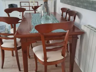 Conjunto mesa y 6 sillas de madera