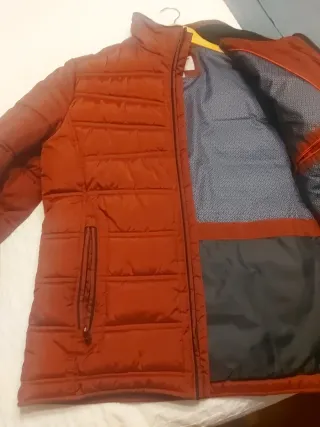 Chamarra acolchada hombre , color granate,