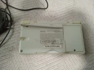 Nintendo DS Lite Blanca + Cargador