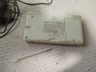 Nintendo DS Lite Blanca + Cargador