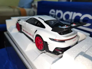 PORSCHE 911 992 GT3 RS NOREV  1:18